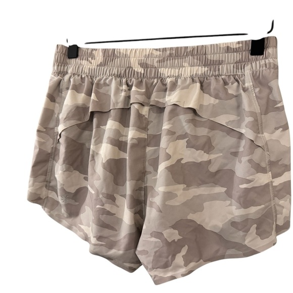 Athleta Camo Hustle 3” Short - XS - Picture 4 of 9